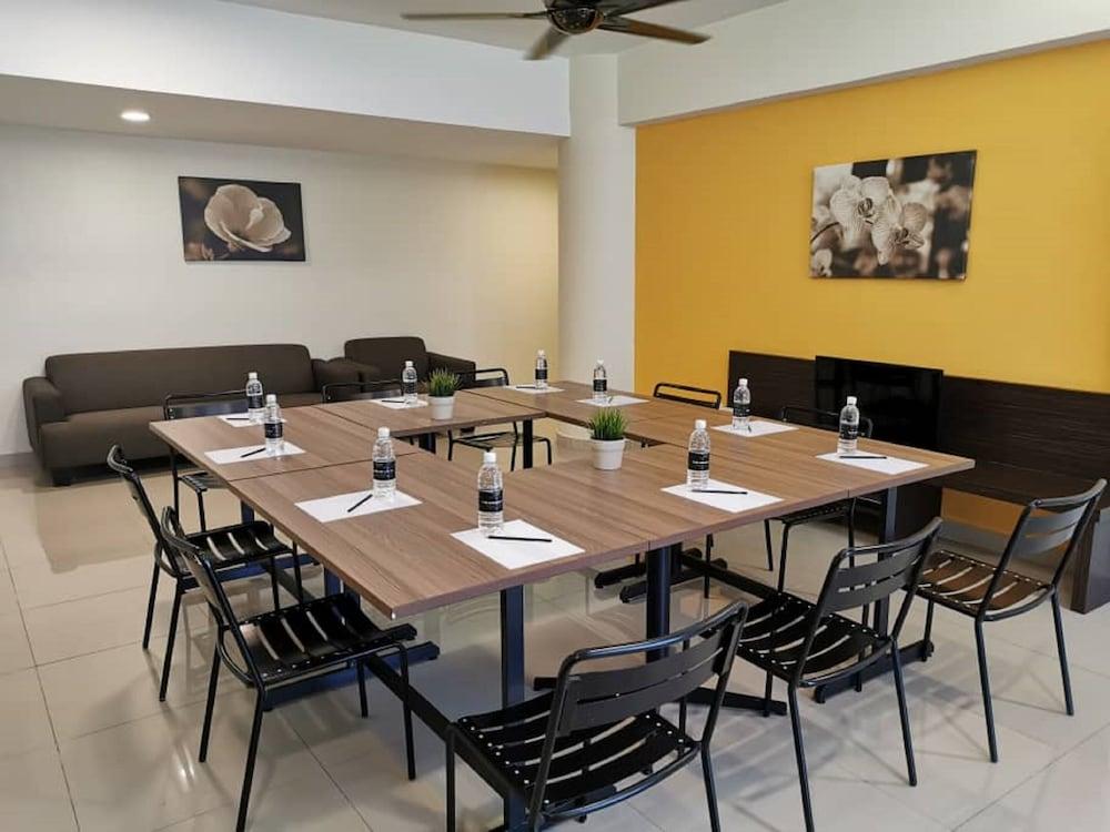 武吉免登华侨城套房公寓式酒店 吉隆坡 外观 照片